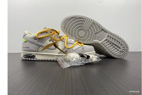 Lot DJ0950-109 O-W Nike Low Dunk 39 0824